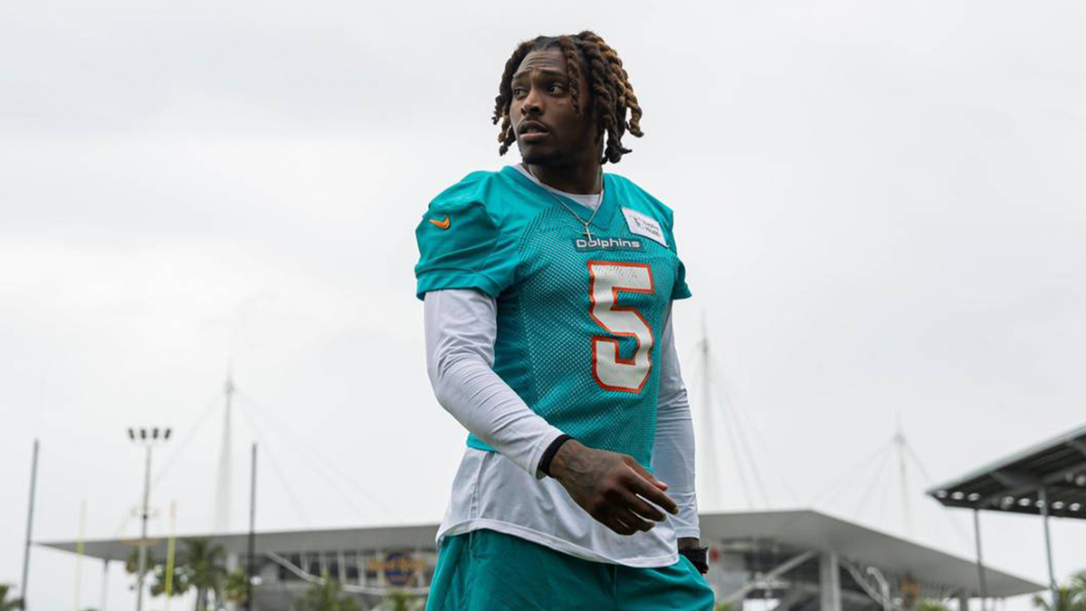 Miami Dolphins acquire All-Pro corner Jalen Ramsey from Los