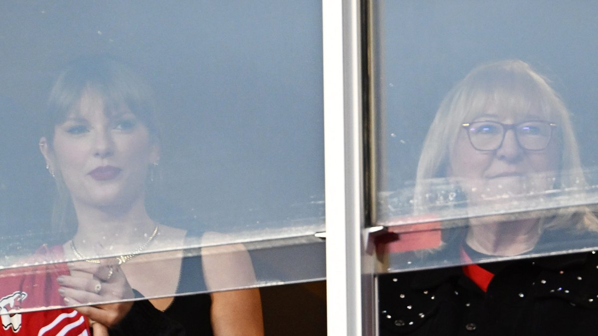 Taylor Swift returns to Kansas City to check out Travis Kelce and the Chiefs consider on the Broncos