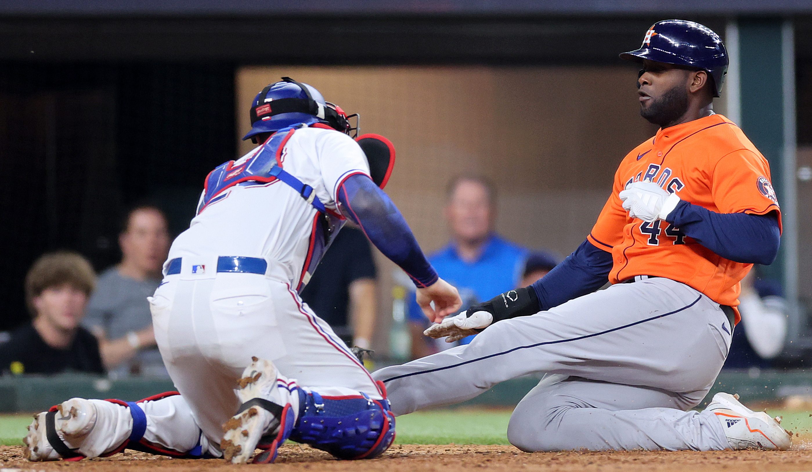 Mets nightmare: Star closer Edwin Diaz carried off field, injured