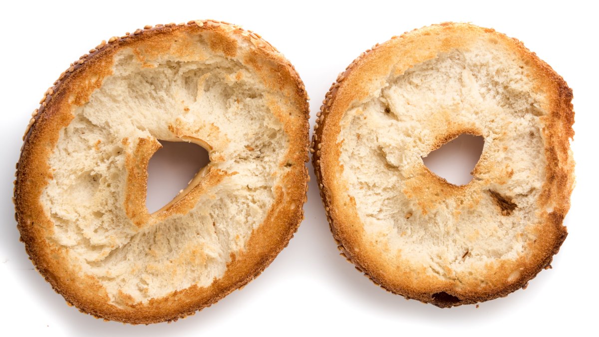 LA TikToker’s gluten-free of charge ‘scooped’ bagel get infuriates NYC