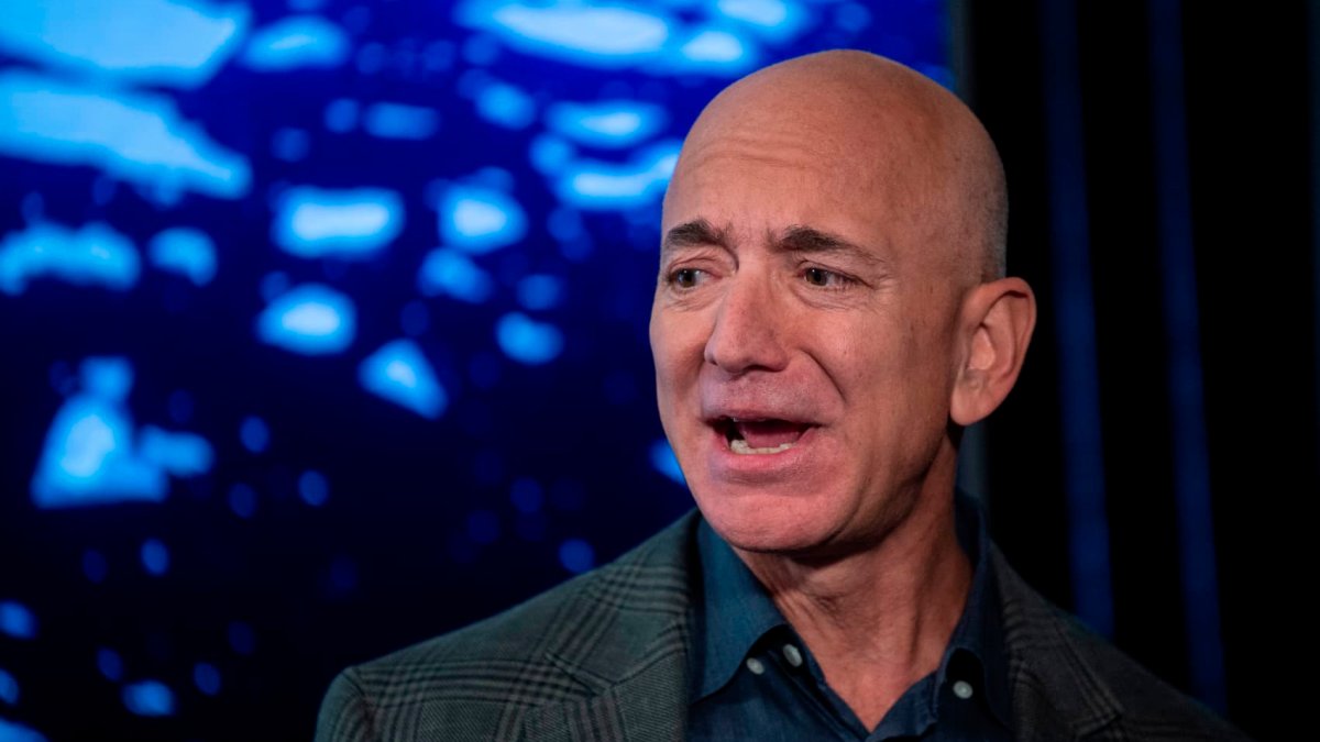 Jeff Bezos urged Amazon to flood search results with junk ads, FTC alleges - Vimarsana News
