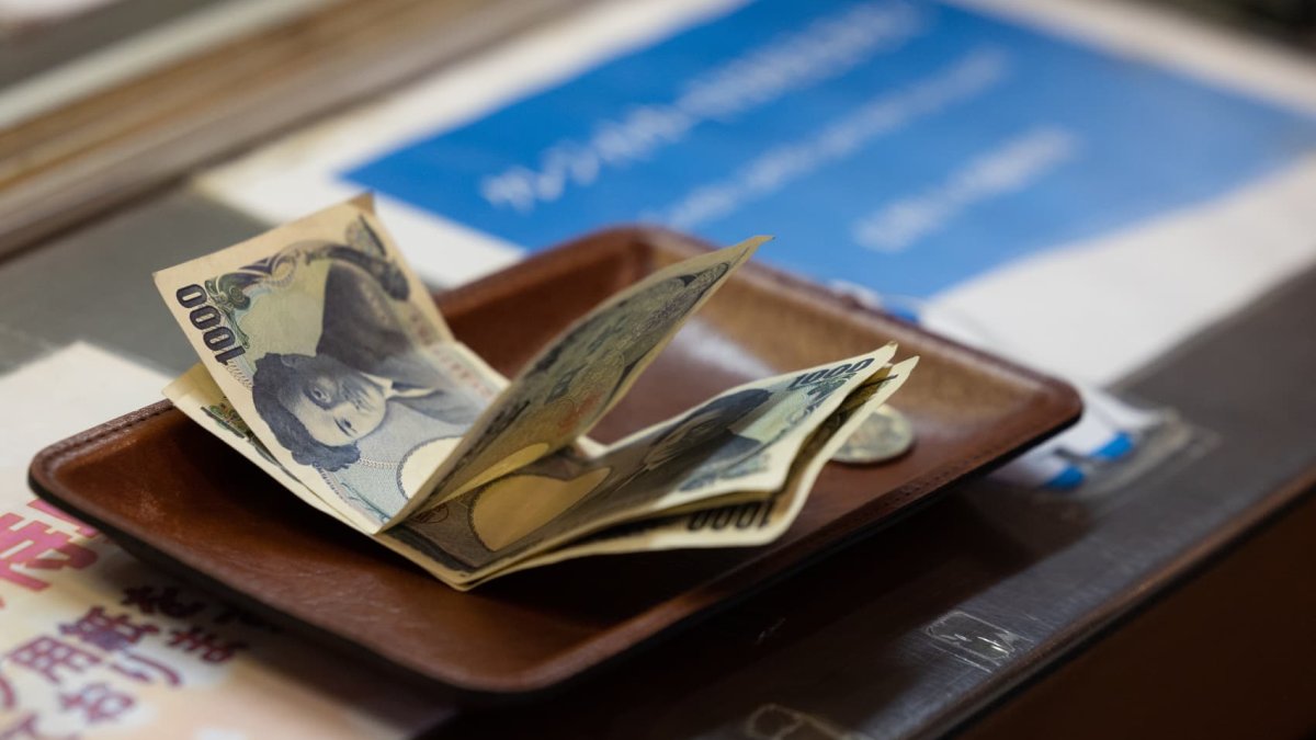 Bank of Japan needs to walk away from ultra-loose monetary policy to support yen, Deutsche Bank says - Vimarsana News