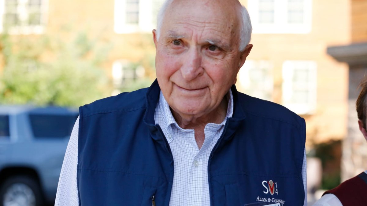 Billionaire Ken Langone to meet with Nikki Haley in NY as he weighs backing her in 2024 - Vimarsana News