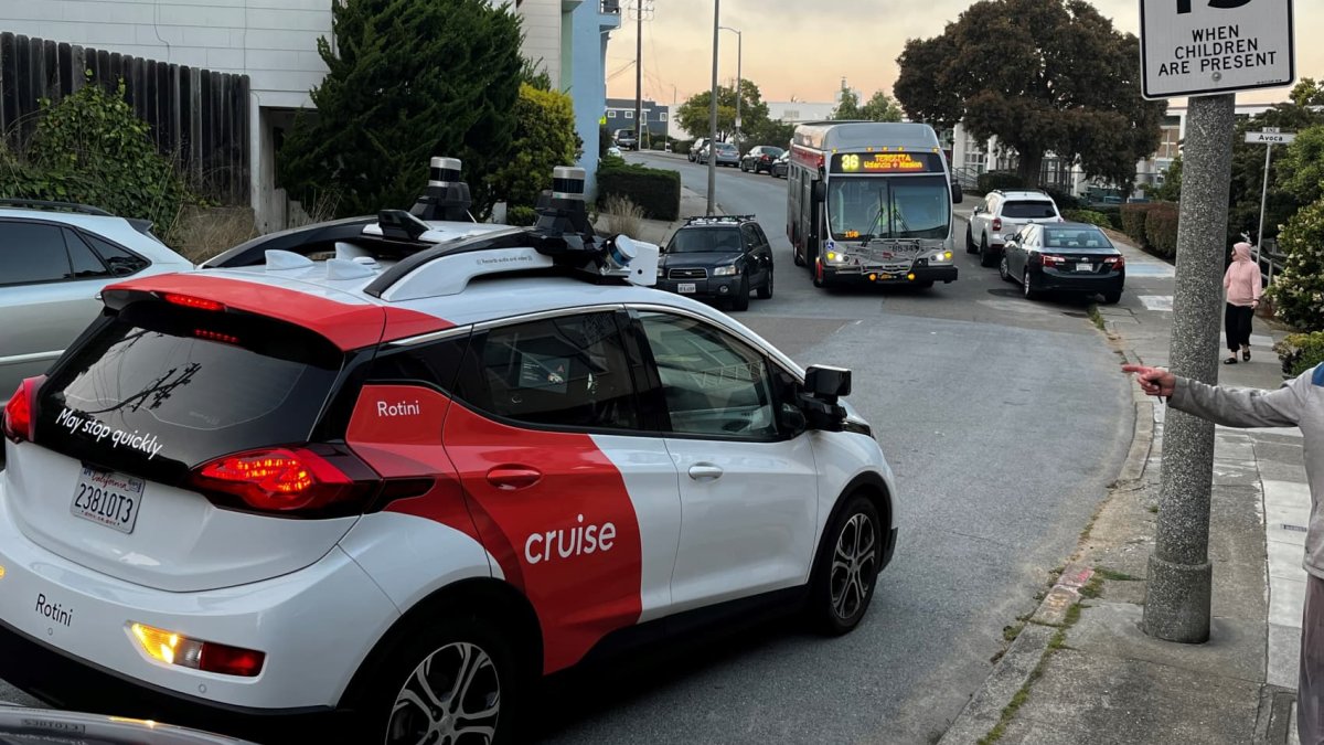 Cruise confirms robotaxis rely on human assistance every four to five miles - Vimarsana News