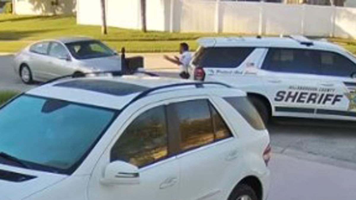Video shows driver intentionally hitting Florida deputies with car ...