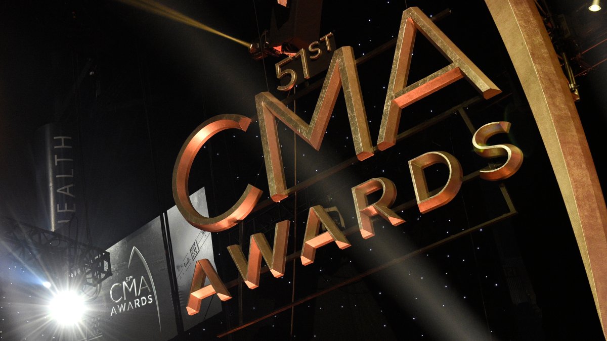 Jimmy Buffett to acquire tribute at CMA Awards tonight