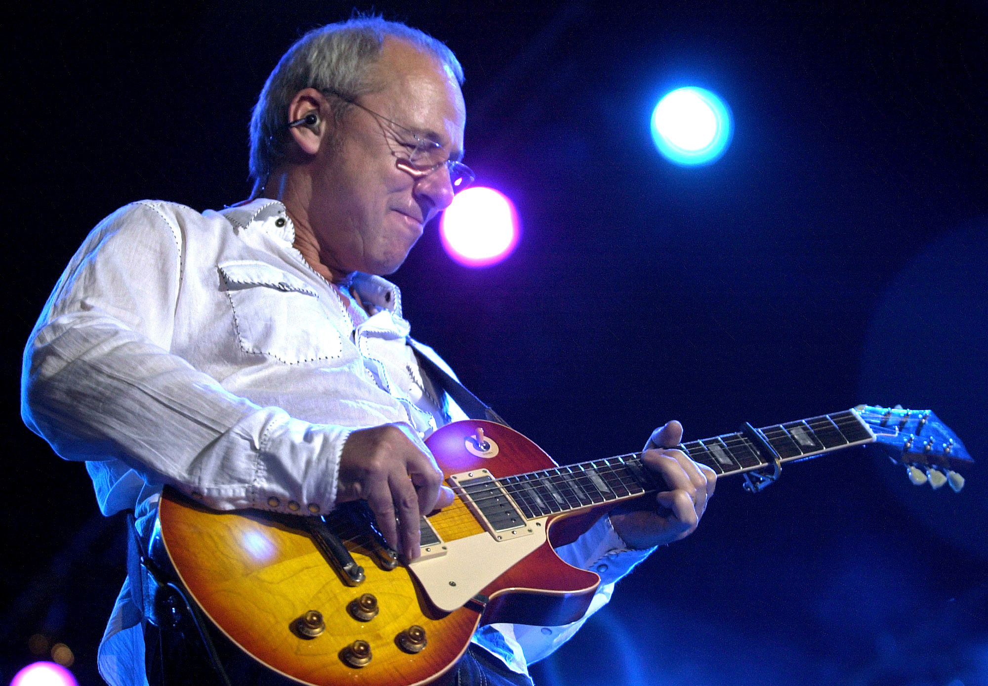 Dire Straits frontman Mark Knopfler is placing some of his guitars up for auction