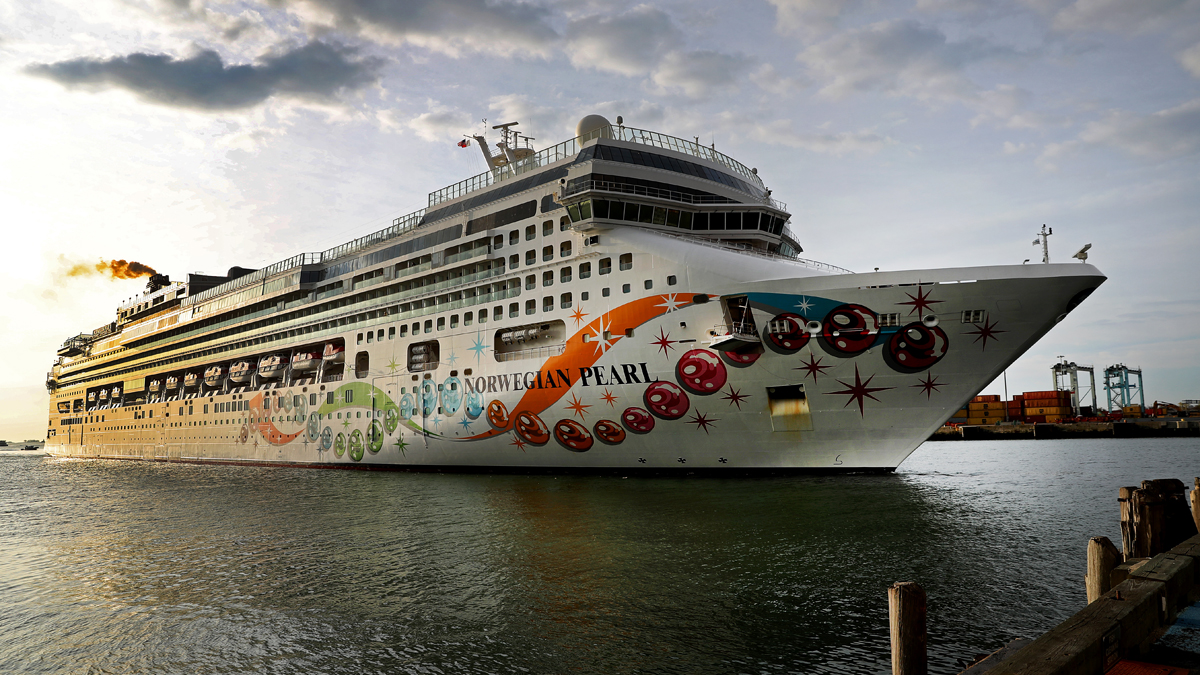 Man went overboard on Miami-bound Norwegian ship during