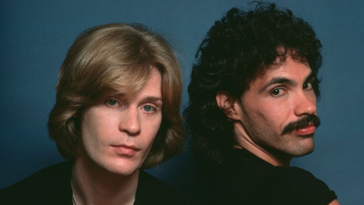 Daryl Corridor sues and will get restraining order from John Oates in Corridor & Oates lawful drama