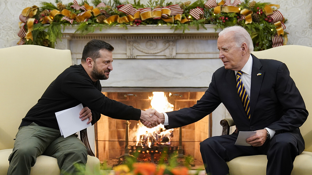 Zelenskyy In DC To Meet With Lawmakers, Biden As Ukraine Aid Package ...