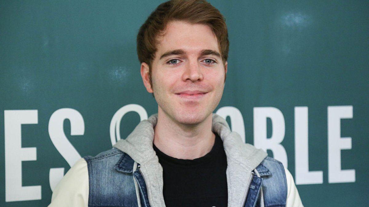 How the birth announcement of YouTube star Shane Dawson turned into a trending controversy