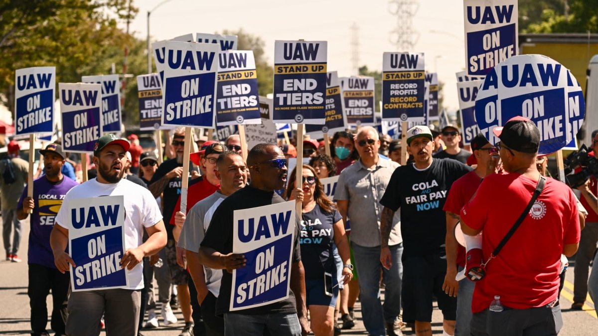 Labor unions, with power and popularity rising, are still trailing in the biggest nationwide battle - Vimarsana News