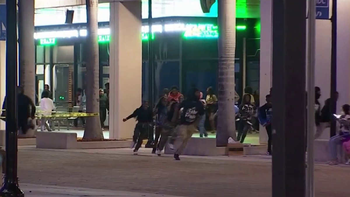 4 Teens Arrested After Incident At Bayside Marketplace Nbc 6 South