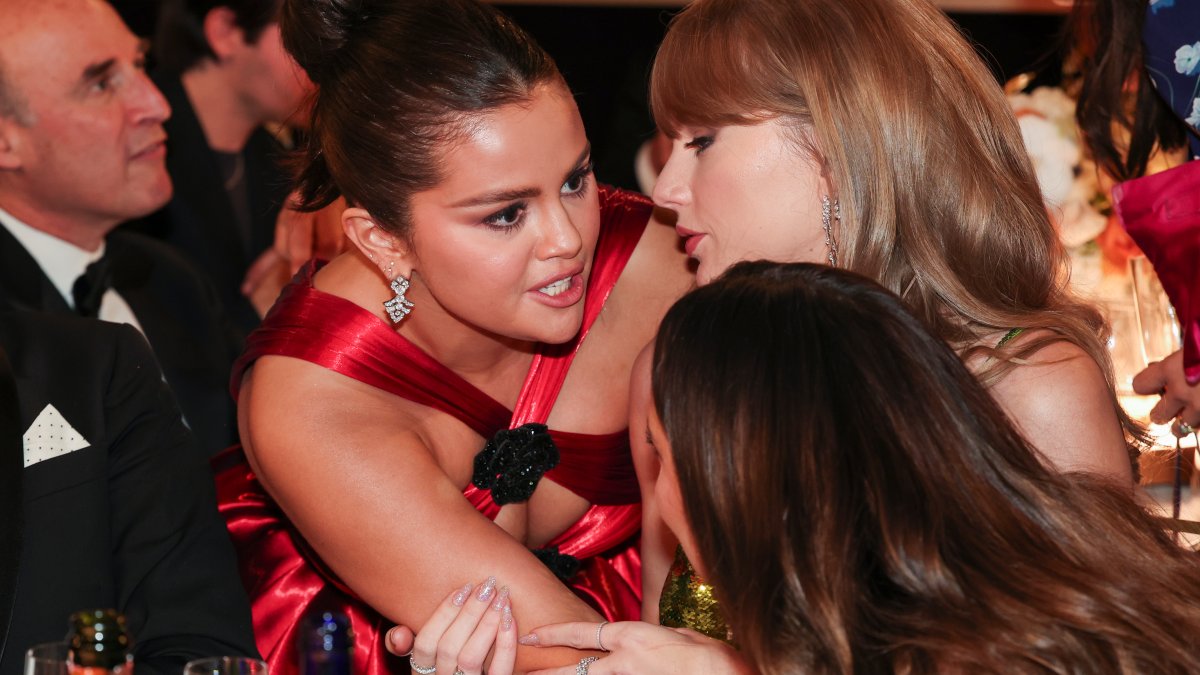 Taylor Swift and Selena Gomez&#039s discussion at Golden Globes goes viral