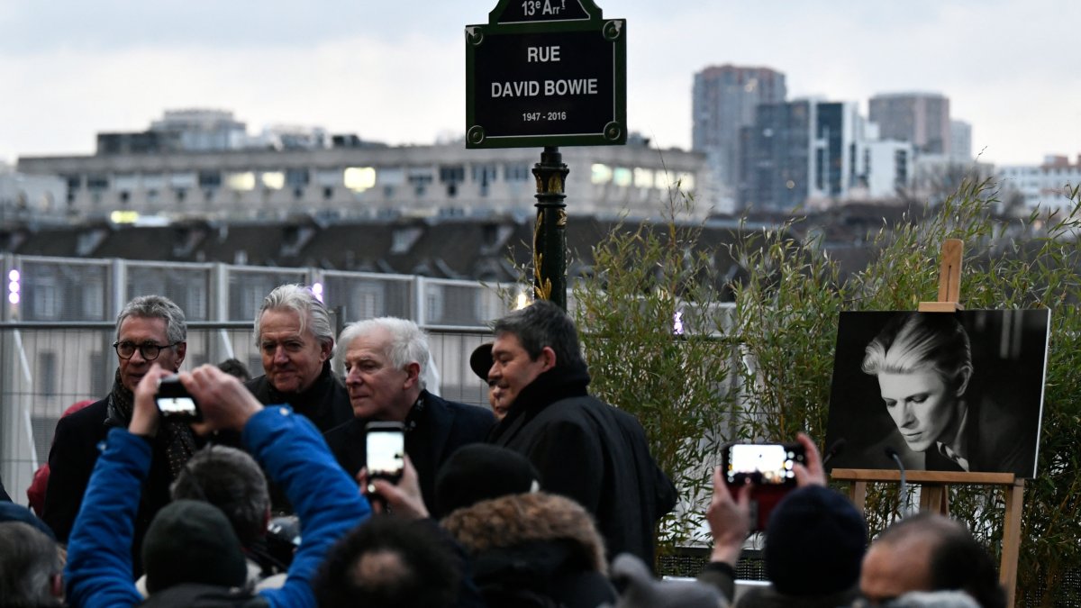 Paris names a road after David Bowie celebrating songs icon&#039s legacy