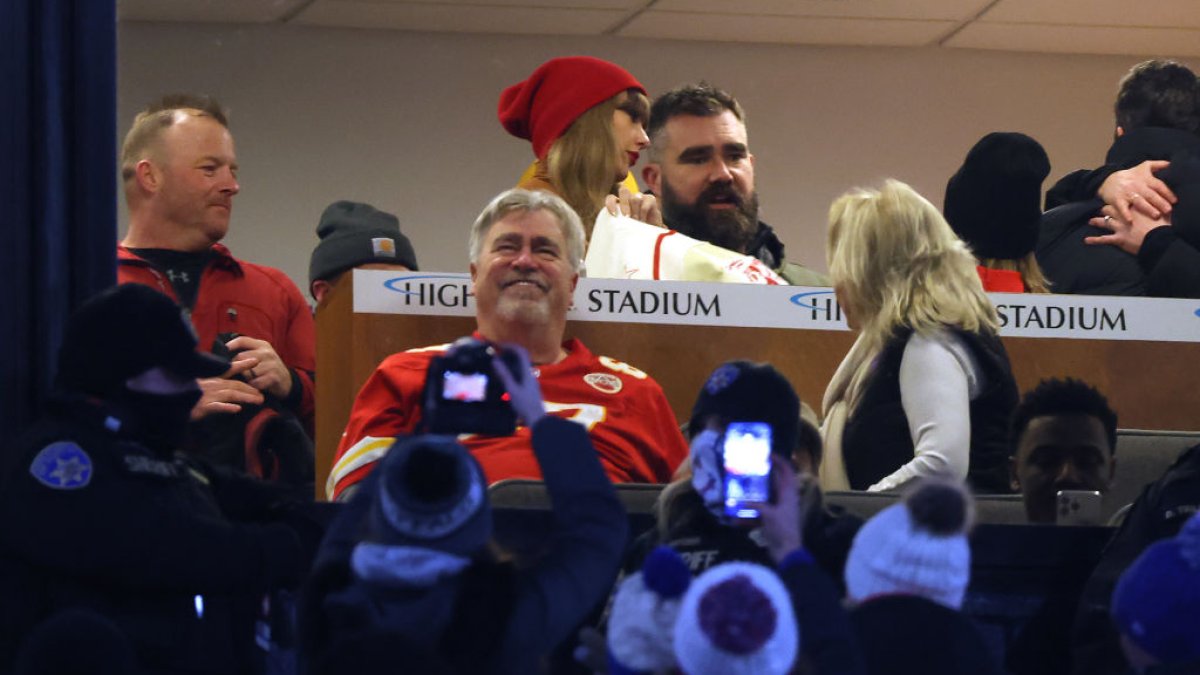 Taylor Swift, Kylie and Jason Kelce unite to assist Travis Kelce