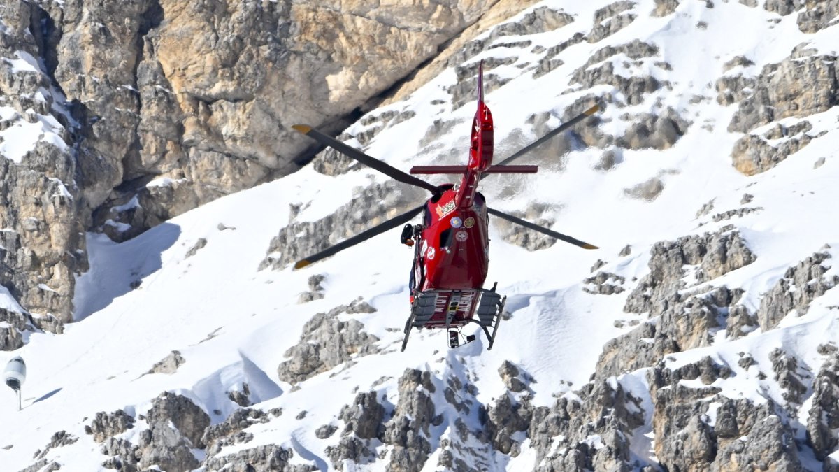 US ski star Mikaela Shiffrin hospitalized after World Cup crash NBC 6