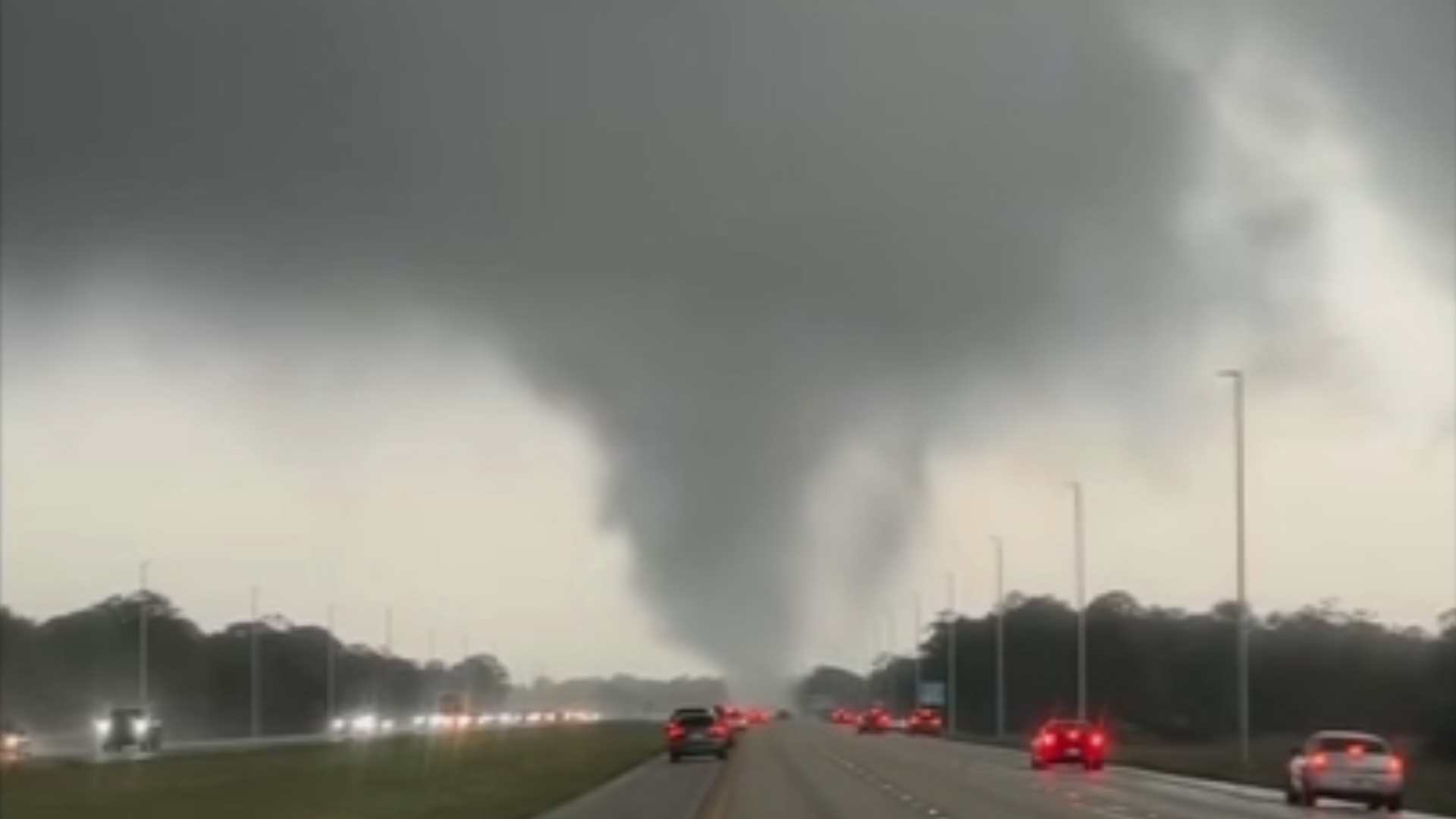 Video shows tornado cross I 95 - WTVJ 200000054246343.00 00 28 02.Still001