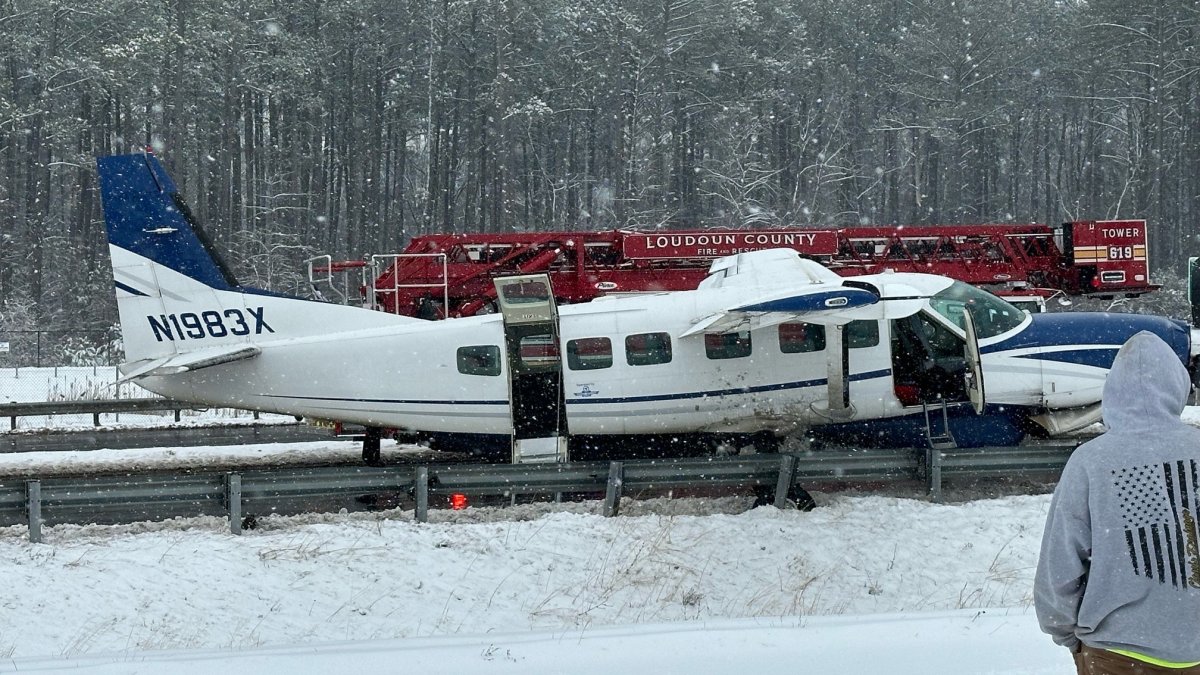 Small plane makes emergency landing on Loudoun County Parkway – NBC 6 South Florida - Vimarsana News