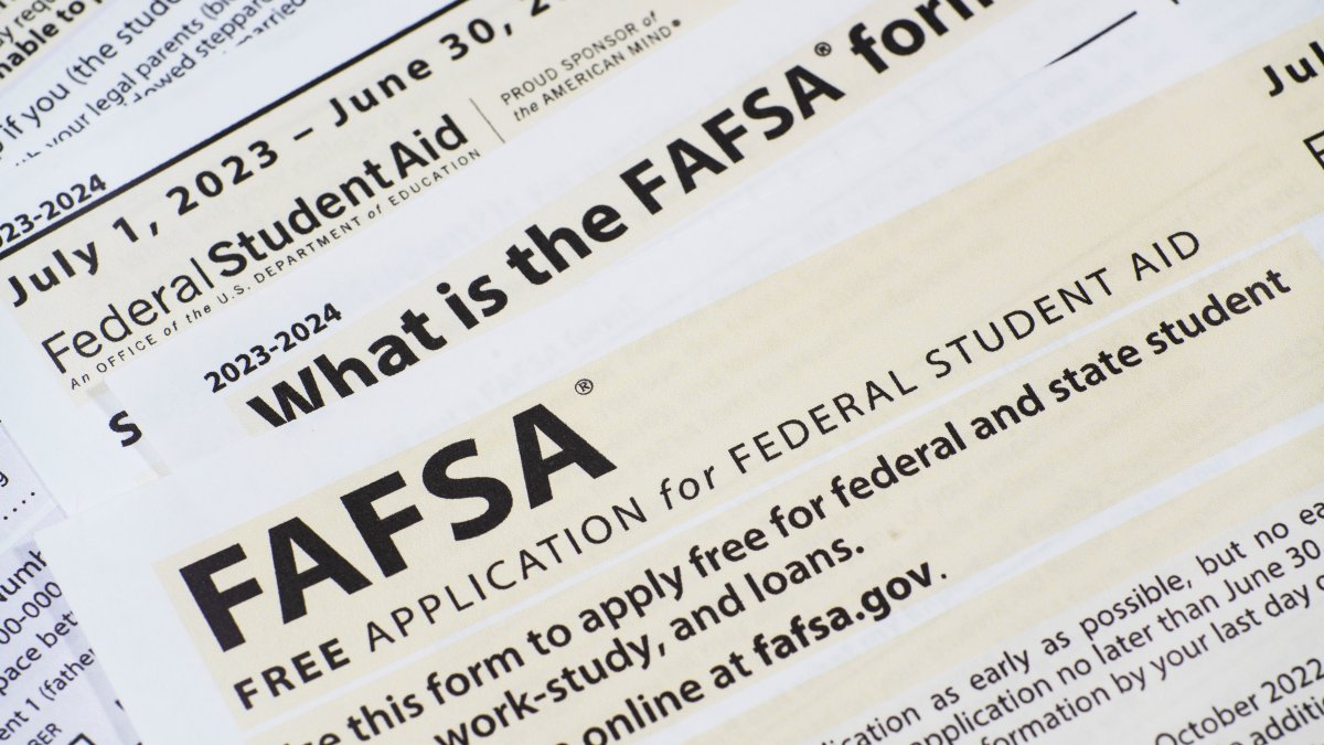 Looking to complete the FAFSA: Here's what you should know