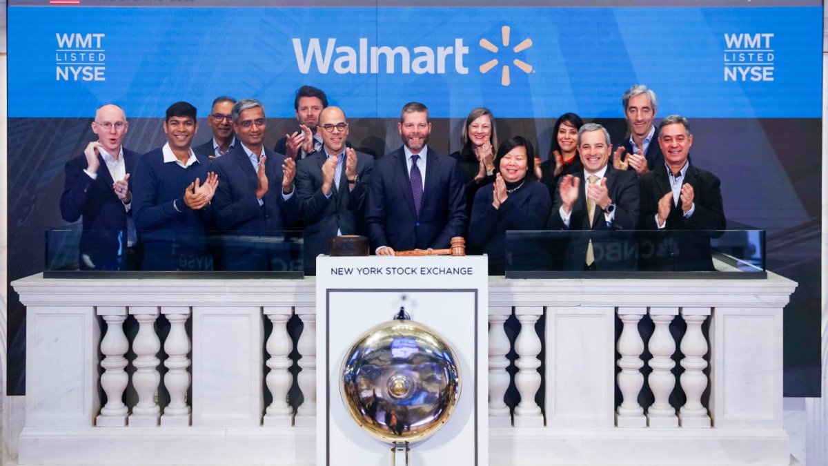 What Walmart's new focus on employee stock could mean for the wealth of the average American household - Vimarsana News