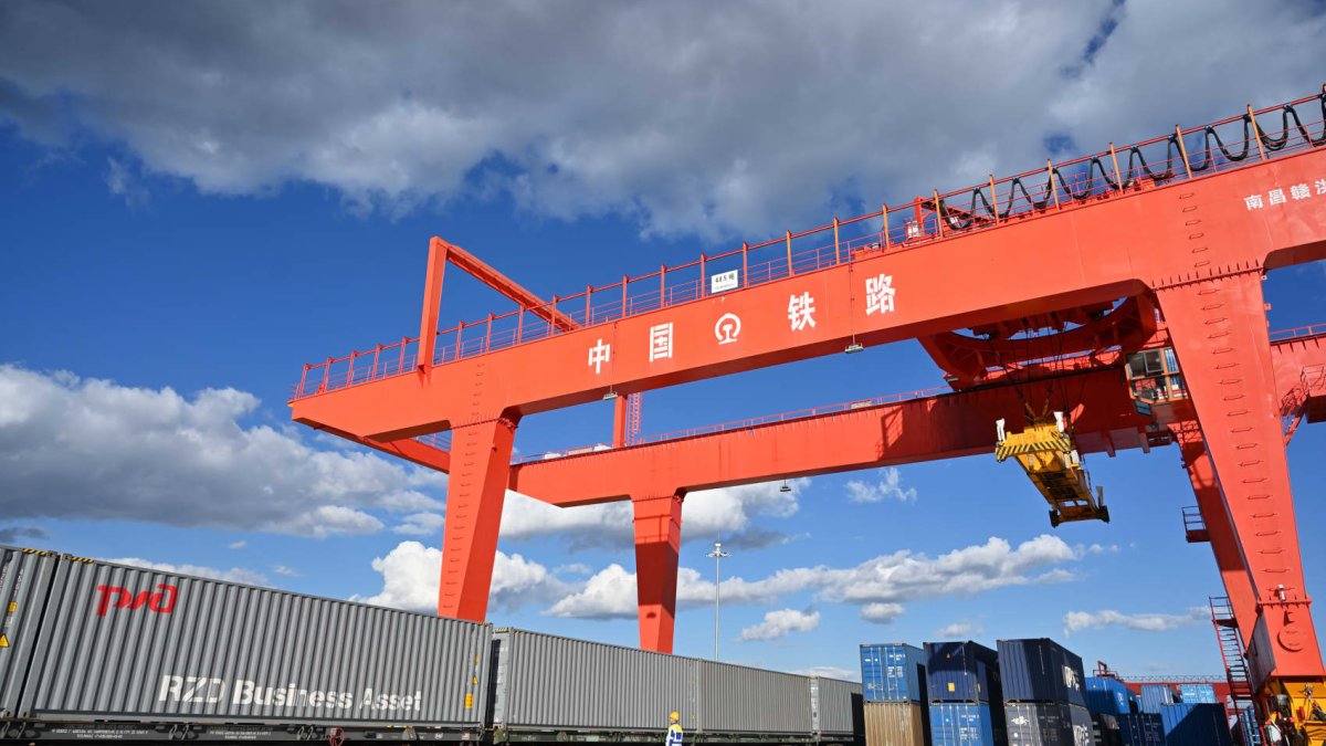 Demand for shipments from China via rail through Russia has 'skyrocketed' since the Red Sea attacks – NBC 6 South Florida - Vimarsana News