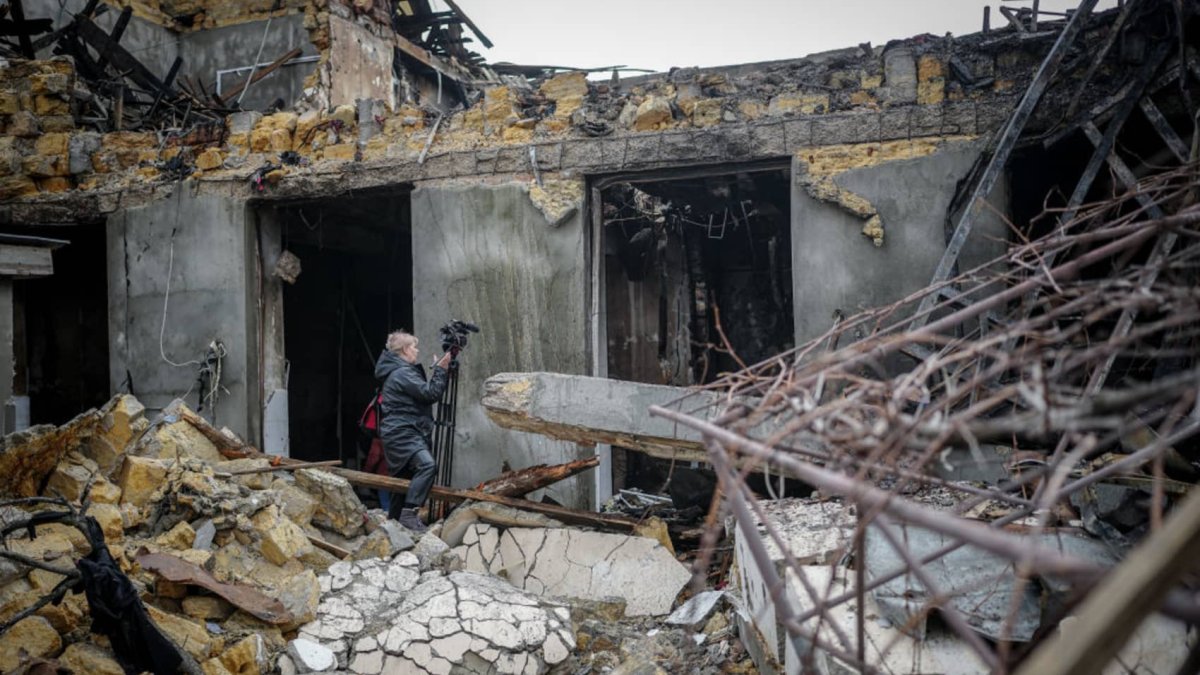 Ukraine war live updates: Russian drone strike kills 3 in Odesa; Zelenskyy says Polish border crisis 'utterly unacceptable' – NBC 6 South Florida - Vimarsana News