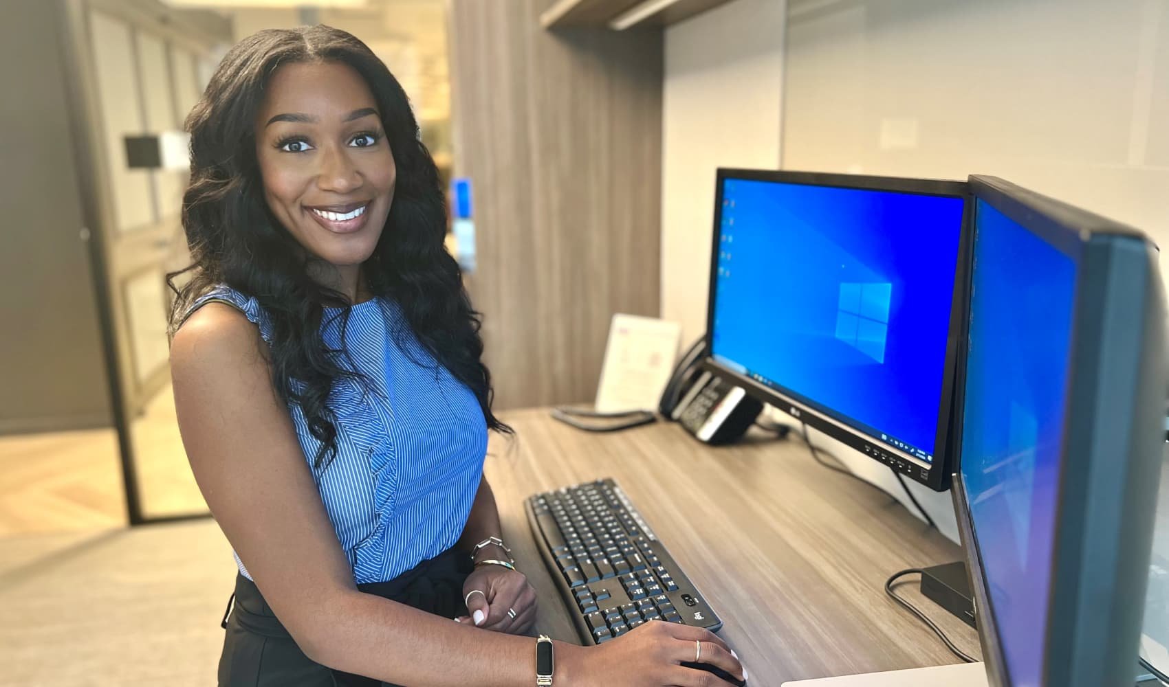 29-year-old was laid off from her hotel job in 2020—now she makes $125,000 working in tech, without a bachelor's degree - Vimarsana News