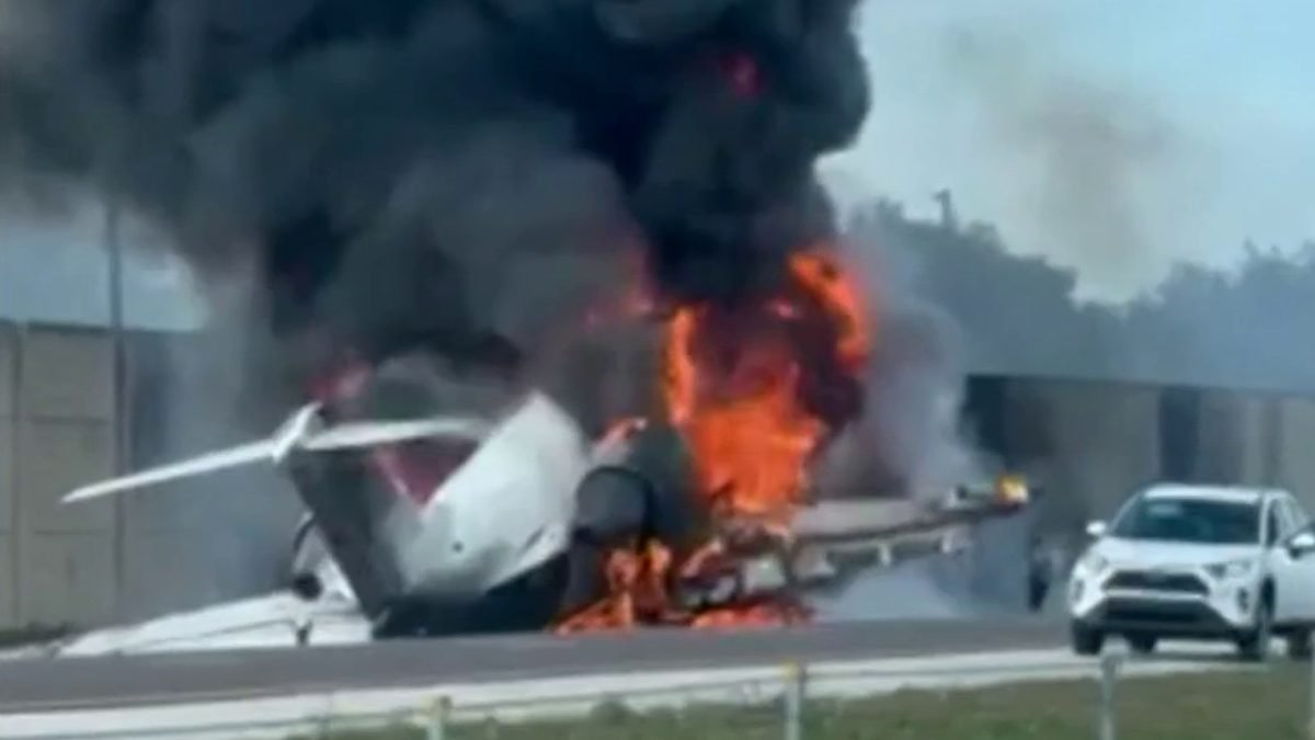 Naples plane crash: Flight attendant shares her account – NBC 6 South Florida - Vimarsana News