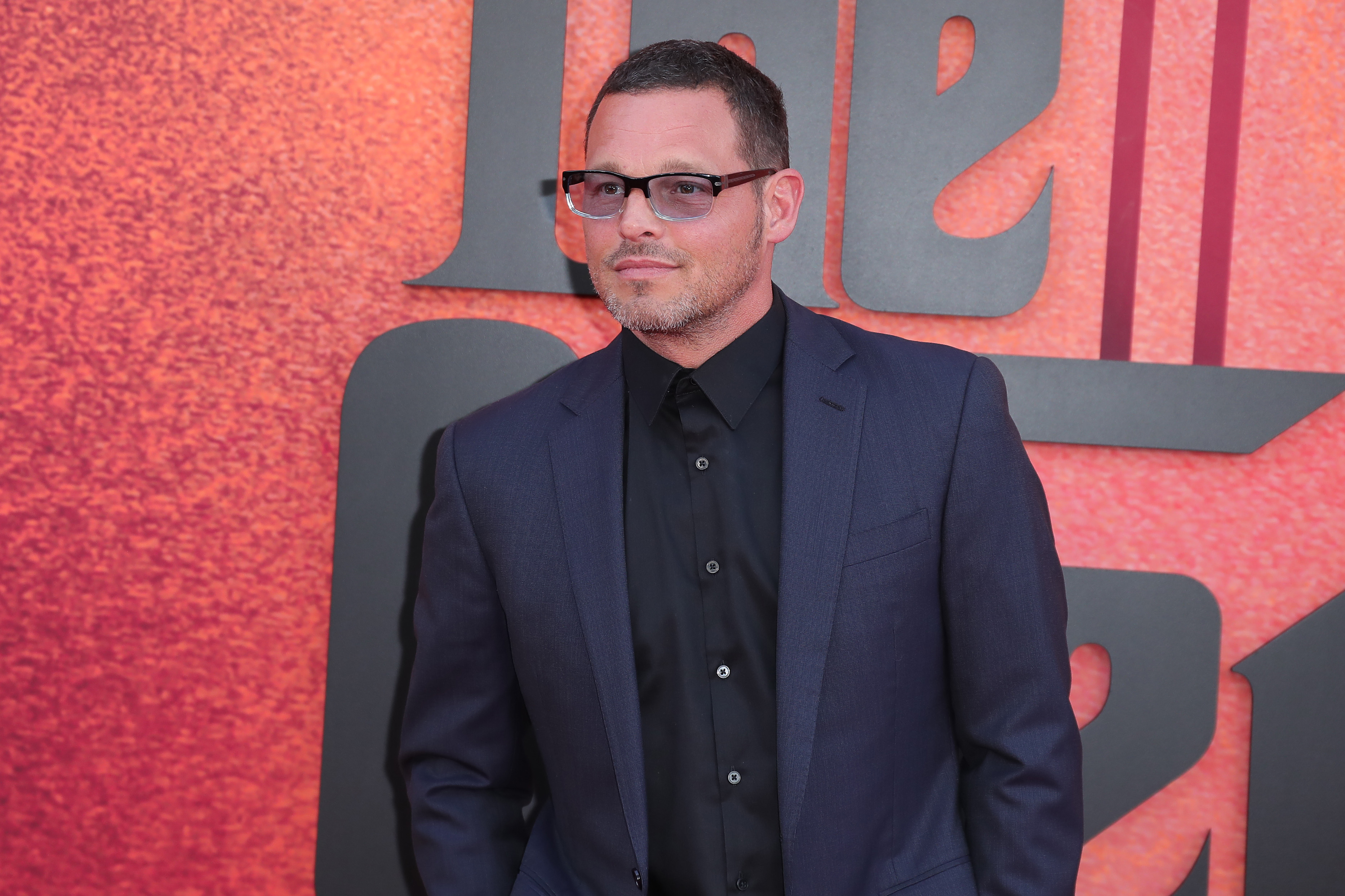 Justin Chambers presents rare glimpse into daily life with 4 daughters