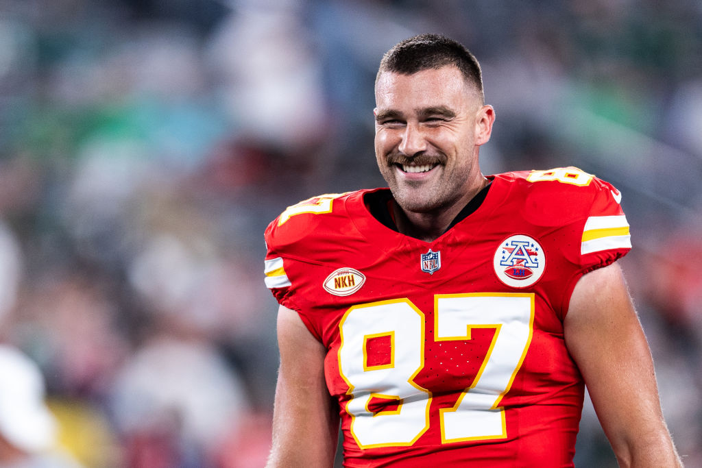 Travis Kelce donates 0,000 to 2 young ones shot during Chiefs Tremendous Bowl parade