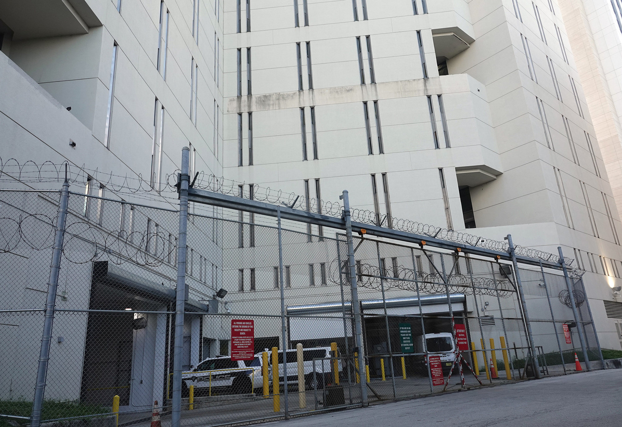 Broward man tried to kill 82-year-old mom with frying pan, pillows: Police