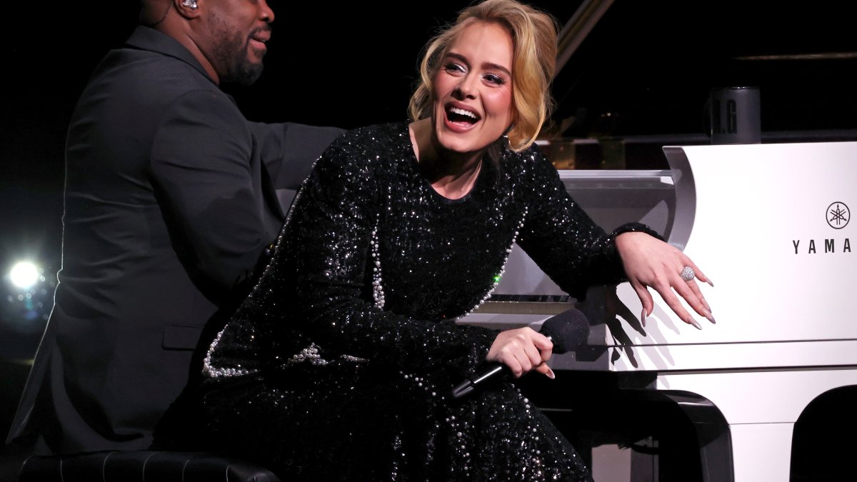 Adele defends Taylor Swift from critical NFL lovers ahead of Super Bowl