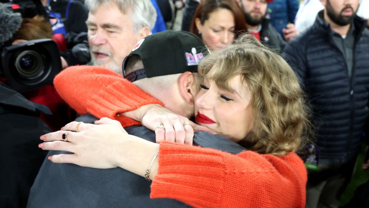 Jeweler at the rear of Taylor Swift&#039s ‘TNT&#039 bracelet reveals Travis Kelce ordered matching bangles for the couple