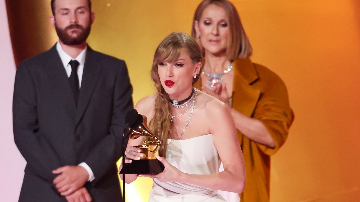 Taylor Swift identified as out for ‘ignoring' Celine Dion whilst accepting Grammy Taylor Swift identified as out for ‘ignoring' Celine Dion whilst accepting Grammy