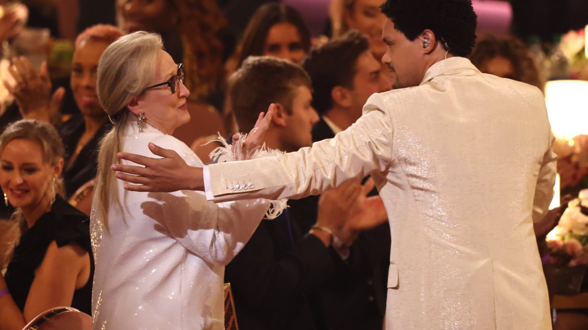 Meryl Streep can make hilariously late entrance to Grammys in the course of Trevor Noah&#039s monologue