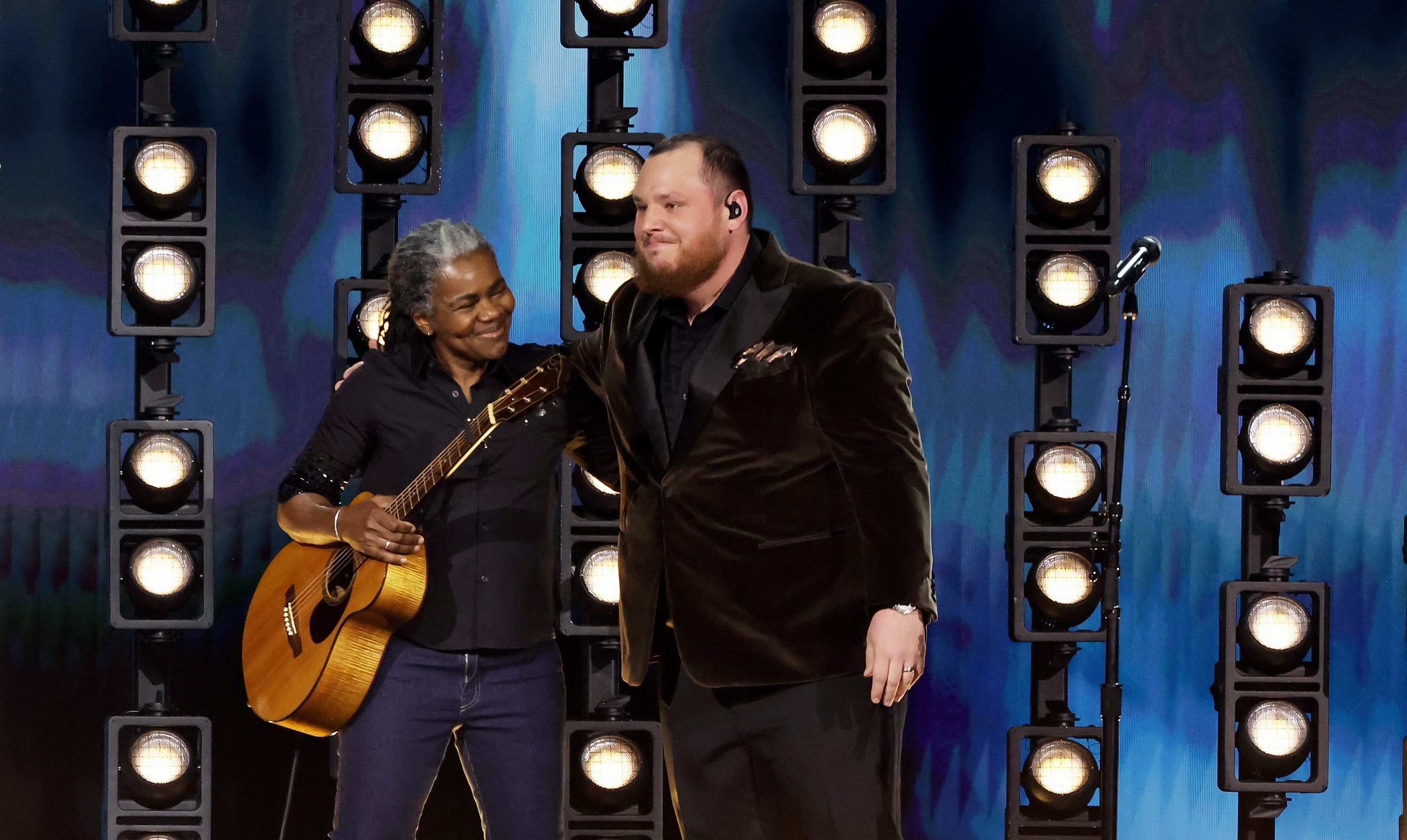 Tracy Chapman and Luke Combs wow Grammy viewers with ‘Fast Automobile&#039 duet