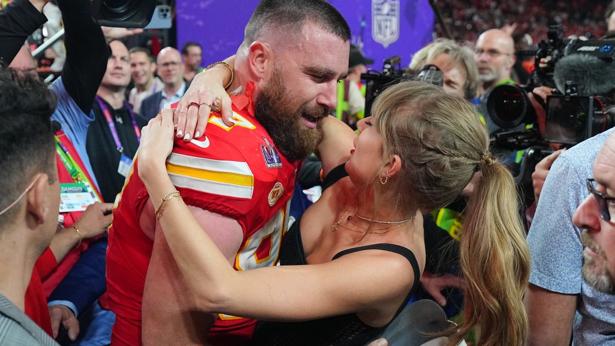 What Taylor Swift and Travis Kelce told each other during on-field Tremendous Bowl embrace