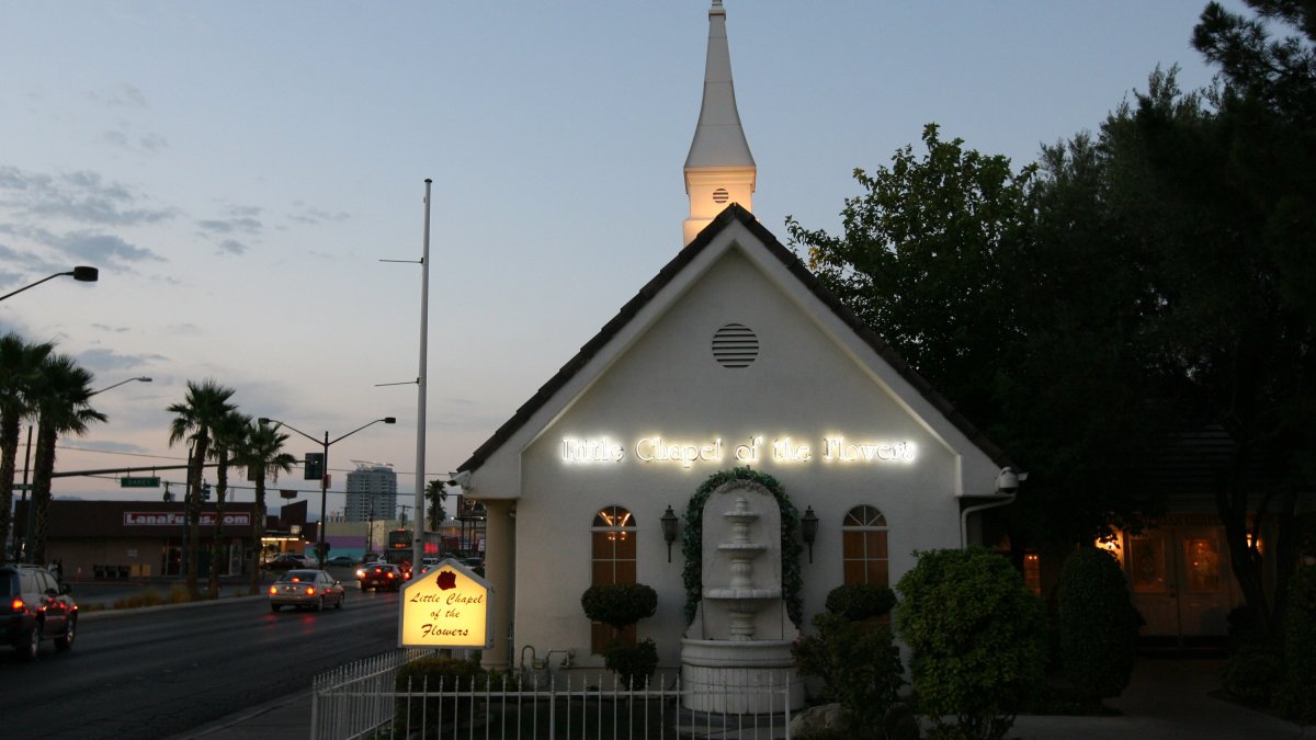 Las Vegas chapel providing free weddings to duos named Taylor and Travis