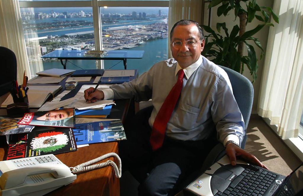 U.S. seeks to strip citizenship from American diplomat turned Cuban spy 