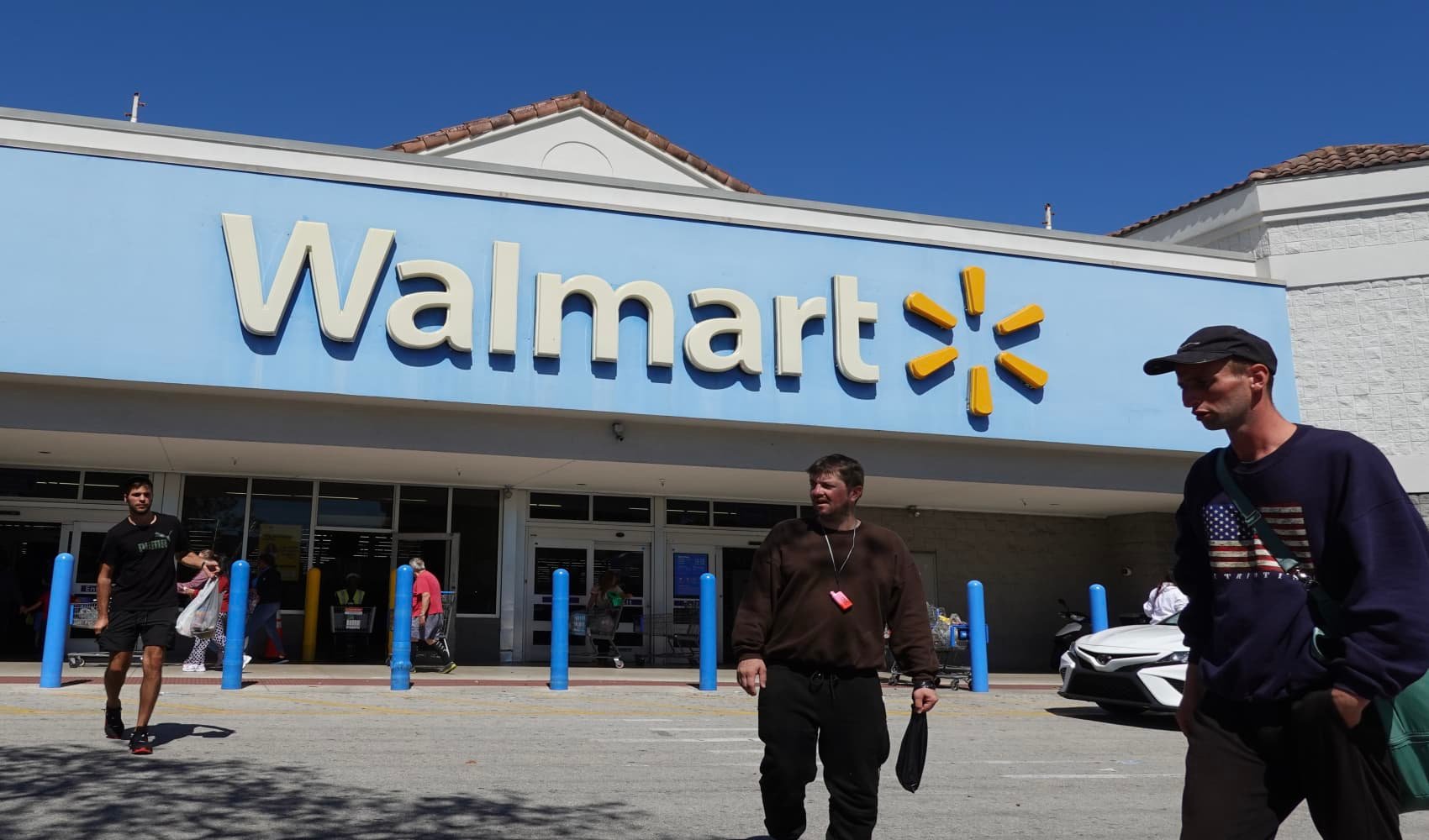 Consumer spending rebounded in February, according to the CNBC/NRF Retail Monitor - Vimarsana News