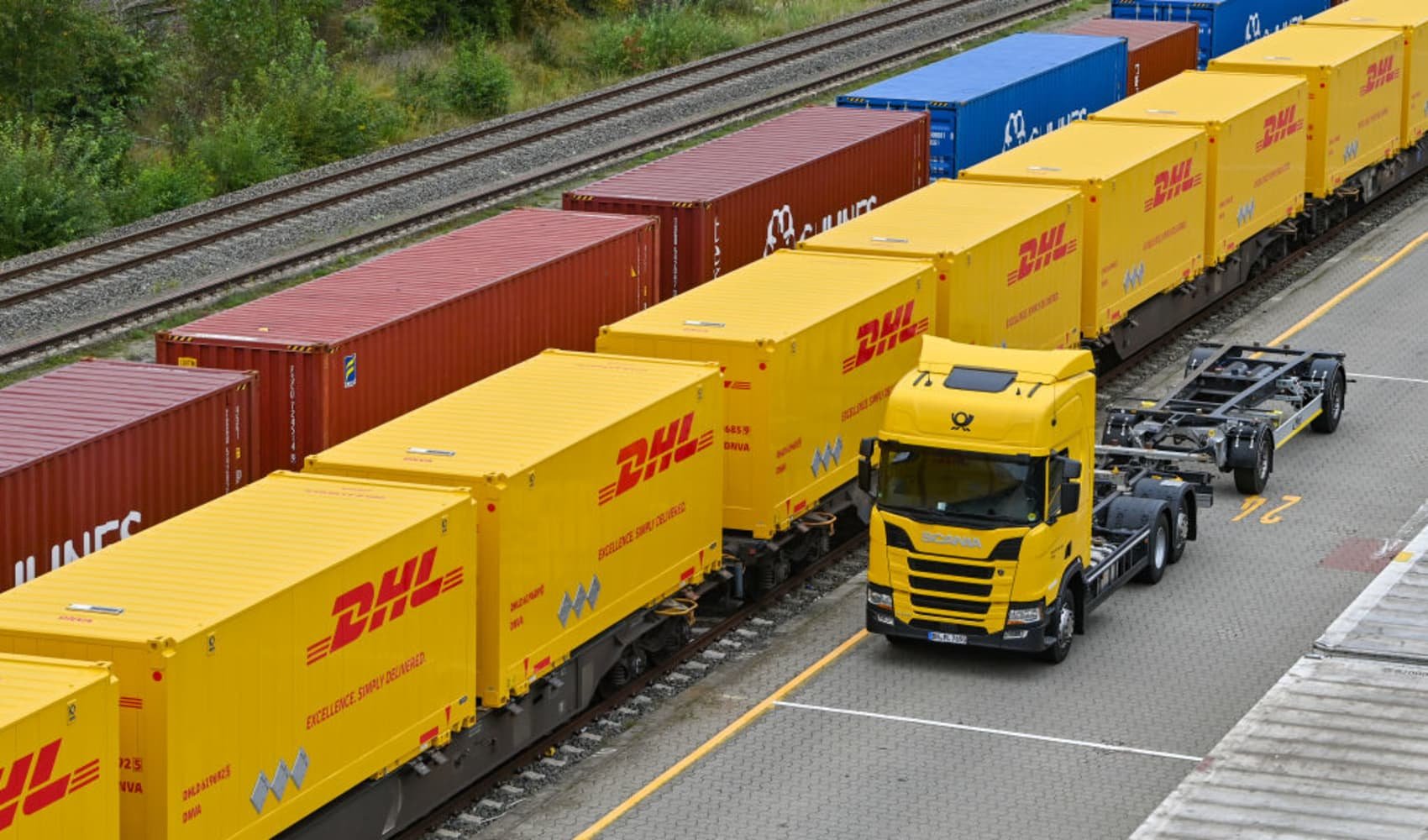 A trucking and rail strategy that boomed during pandemic shocks is heating up again - Vimarsana News