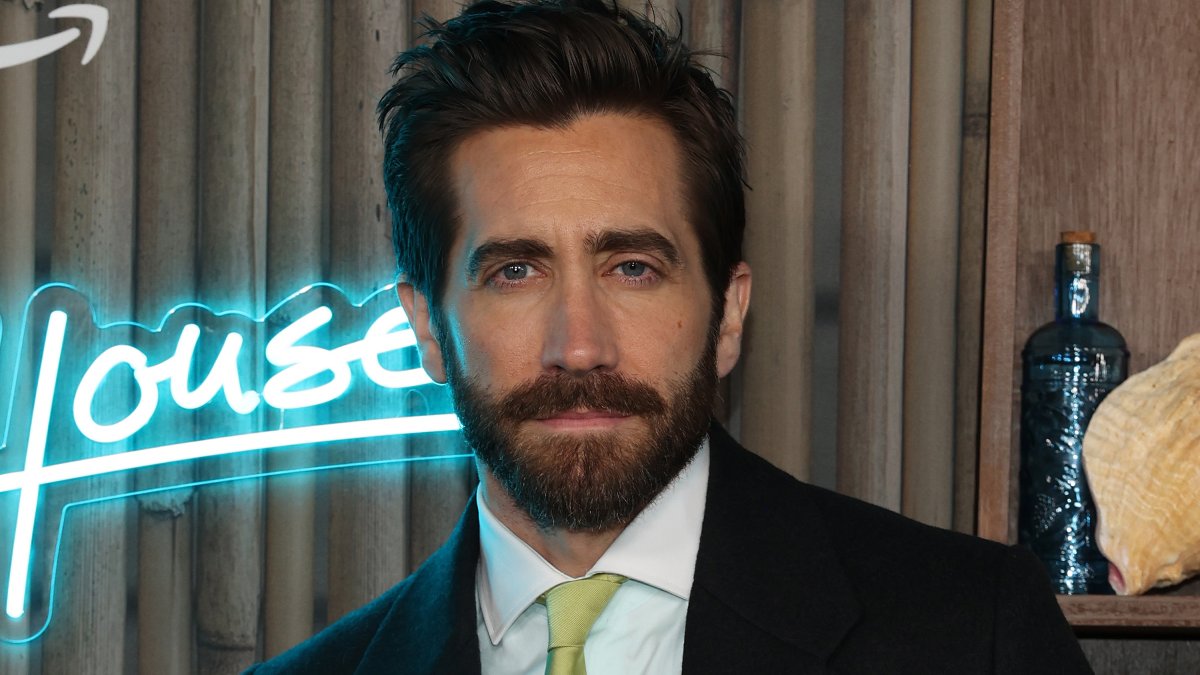 ‘Road Dwelling&#039 star Jake Gyllenhaal suggests there&#039s a person critical to a terrific on-monitor bar fight
