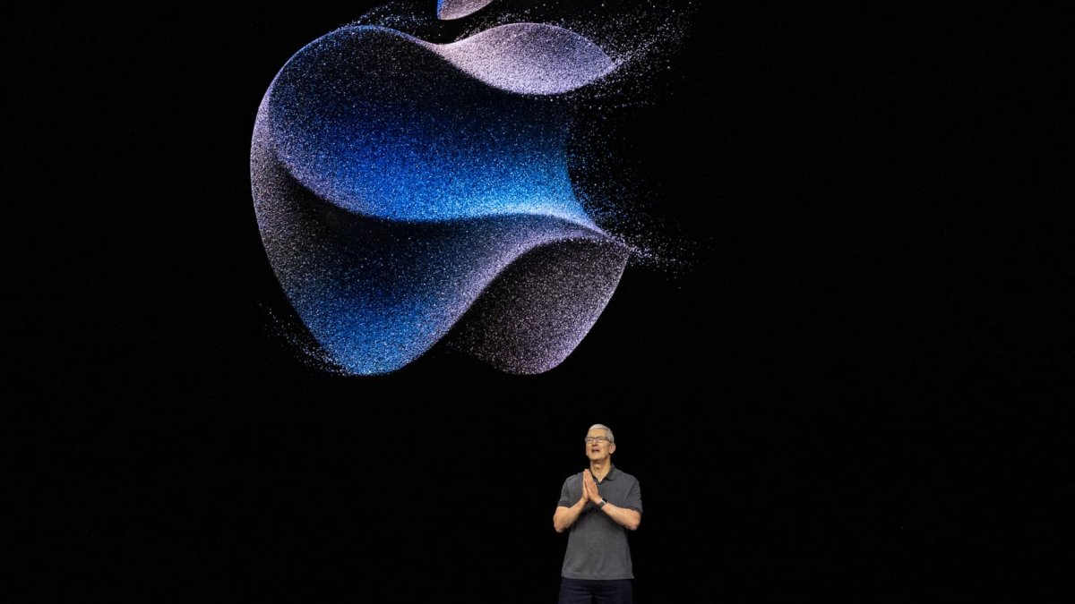 Apple lays off over 600 California employees after shuttering car project - Vimarsana News