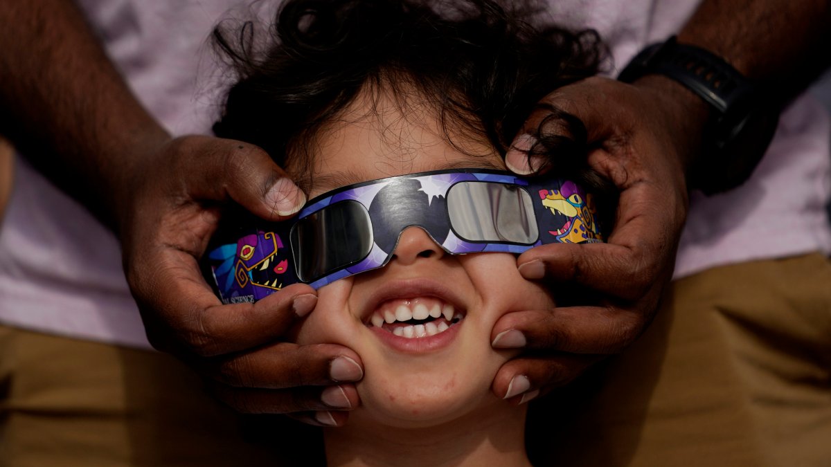 How to use apps to track, photograph the total solar eclipse – NBC 6 South Florida - Vimarsana News
