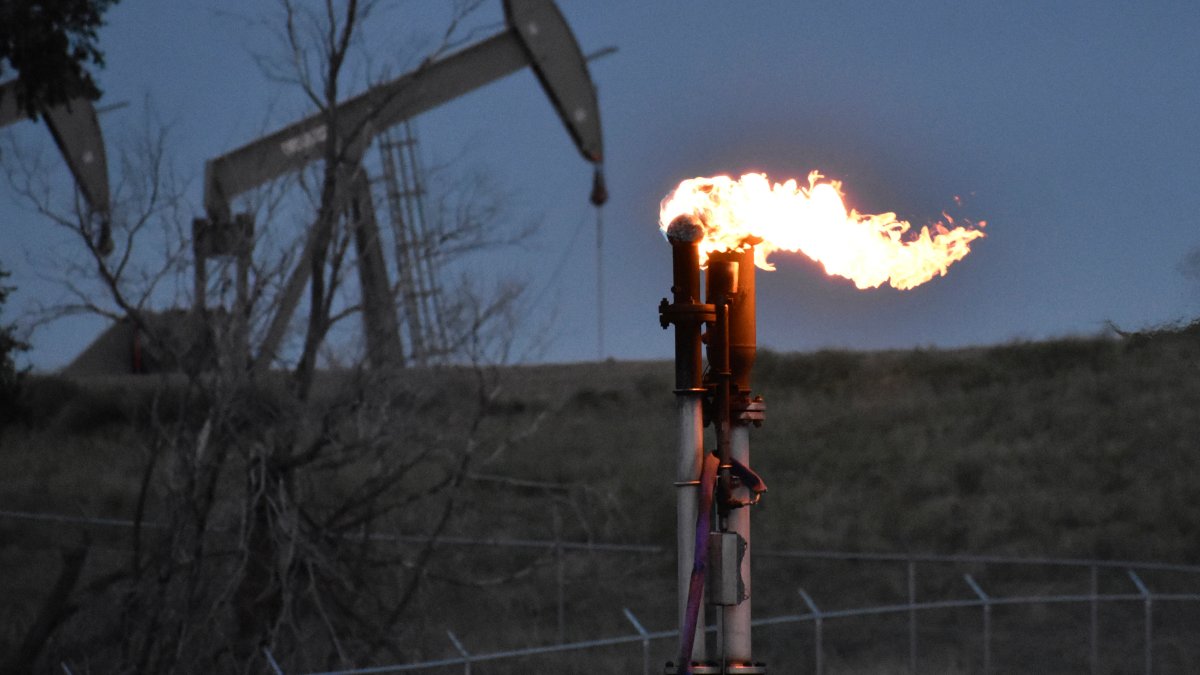Heat-trapping carbon dioxide and methane levels in the air spiked to new record high – NBC 6 South Florida - Vimarsana News