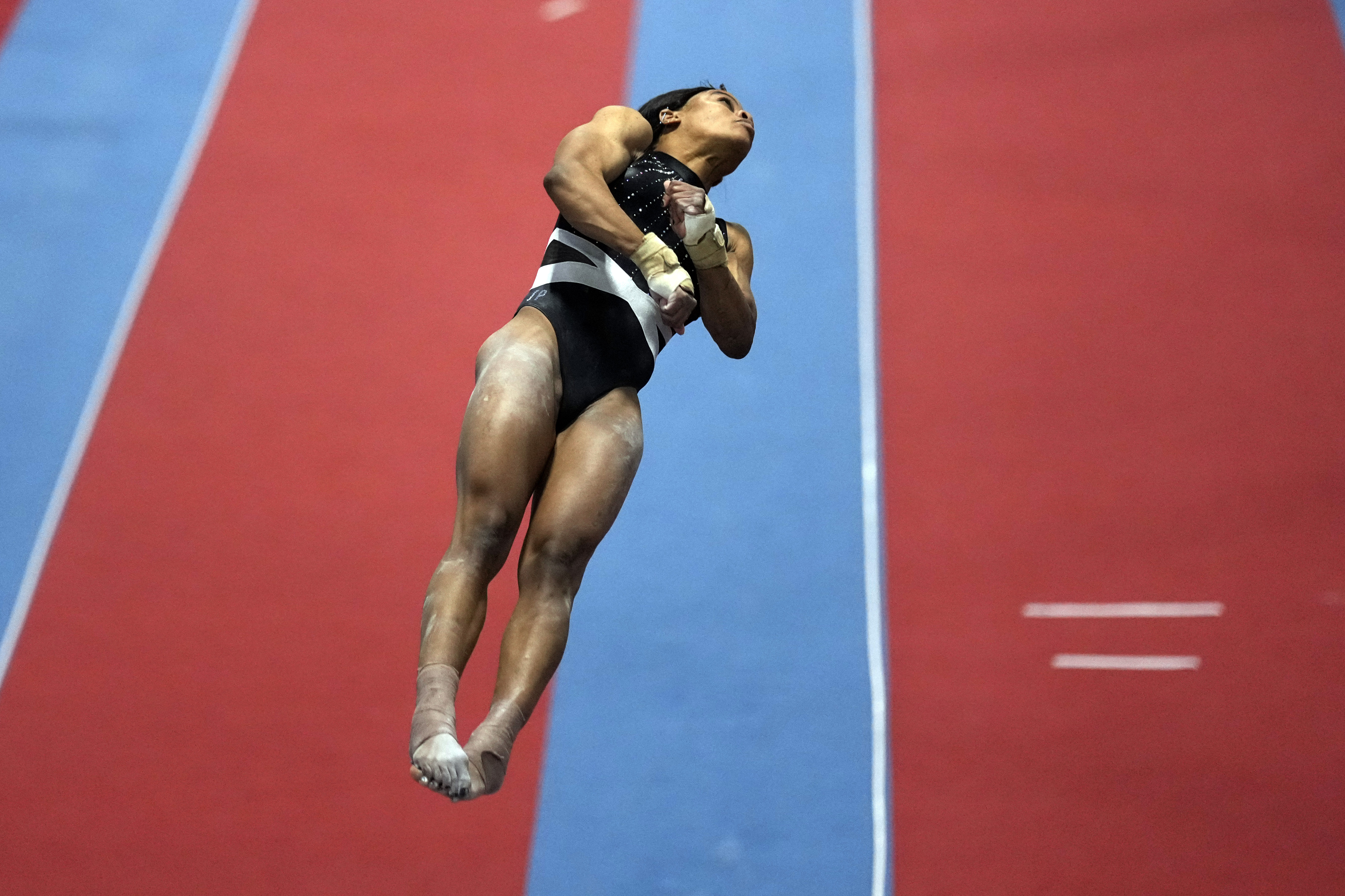 2012 Olympics champ Gabby Douglas competes after 8 years – NBC 6 South Florida - Vimarsana News