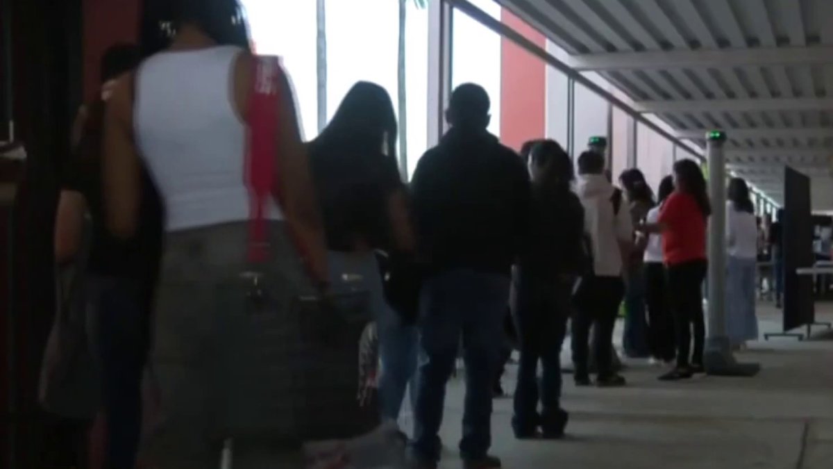 Broward installing walk-through metal detectors in all high schools ...