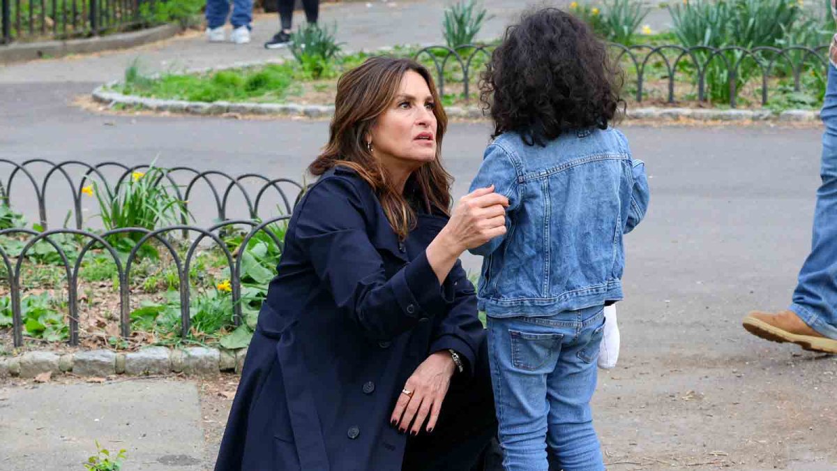 Mariska Hargitay aids very little woman reunite with mother soon after she&#039s mistaken for serious-life cop