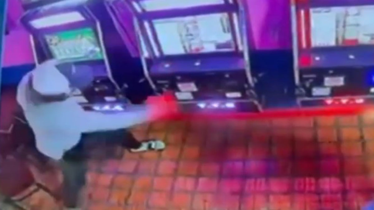Man caught on camera vandalizing gaming machines with axe at Hialeah business – NBC 6 South Florida
